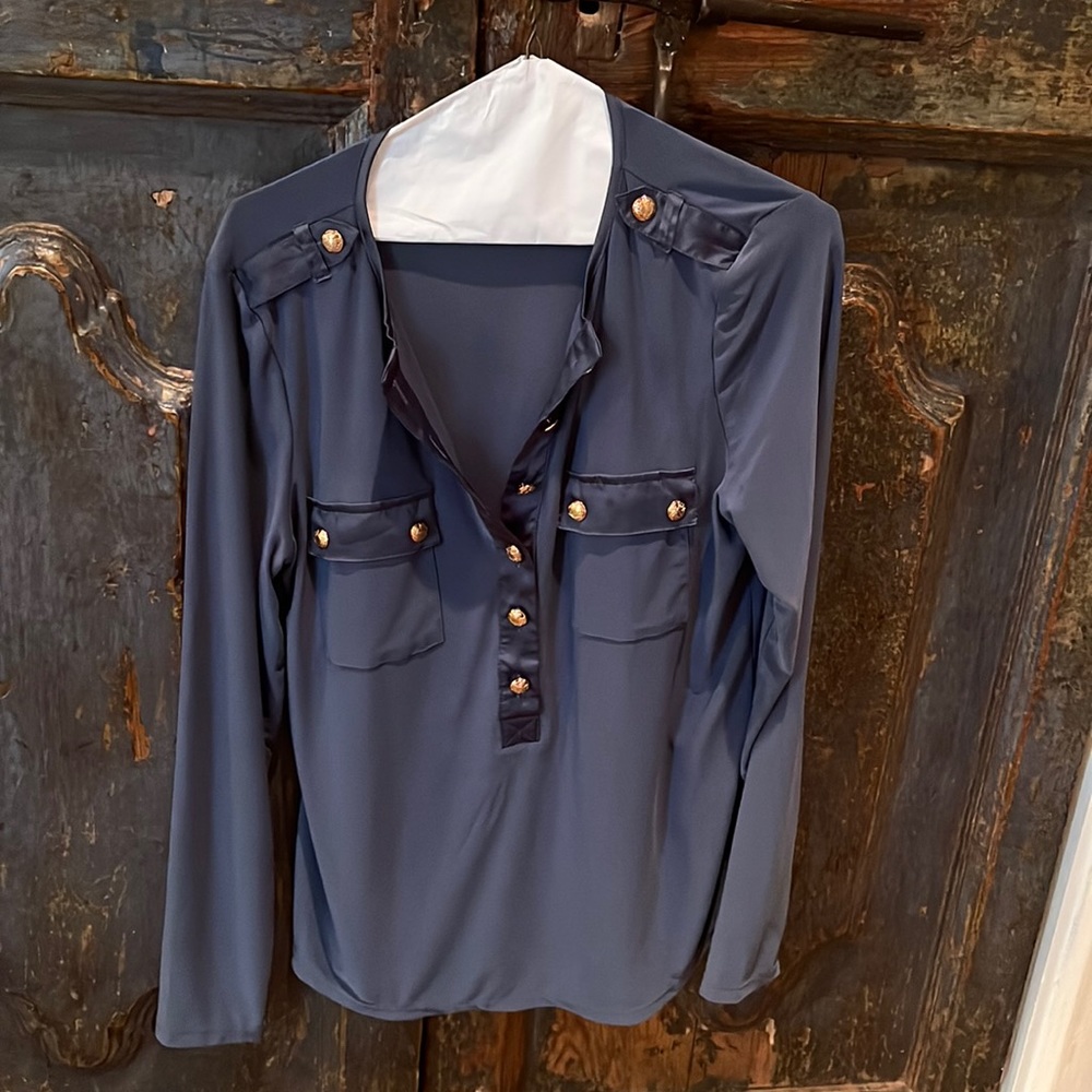 White House Black market women’s tops size medium